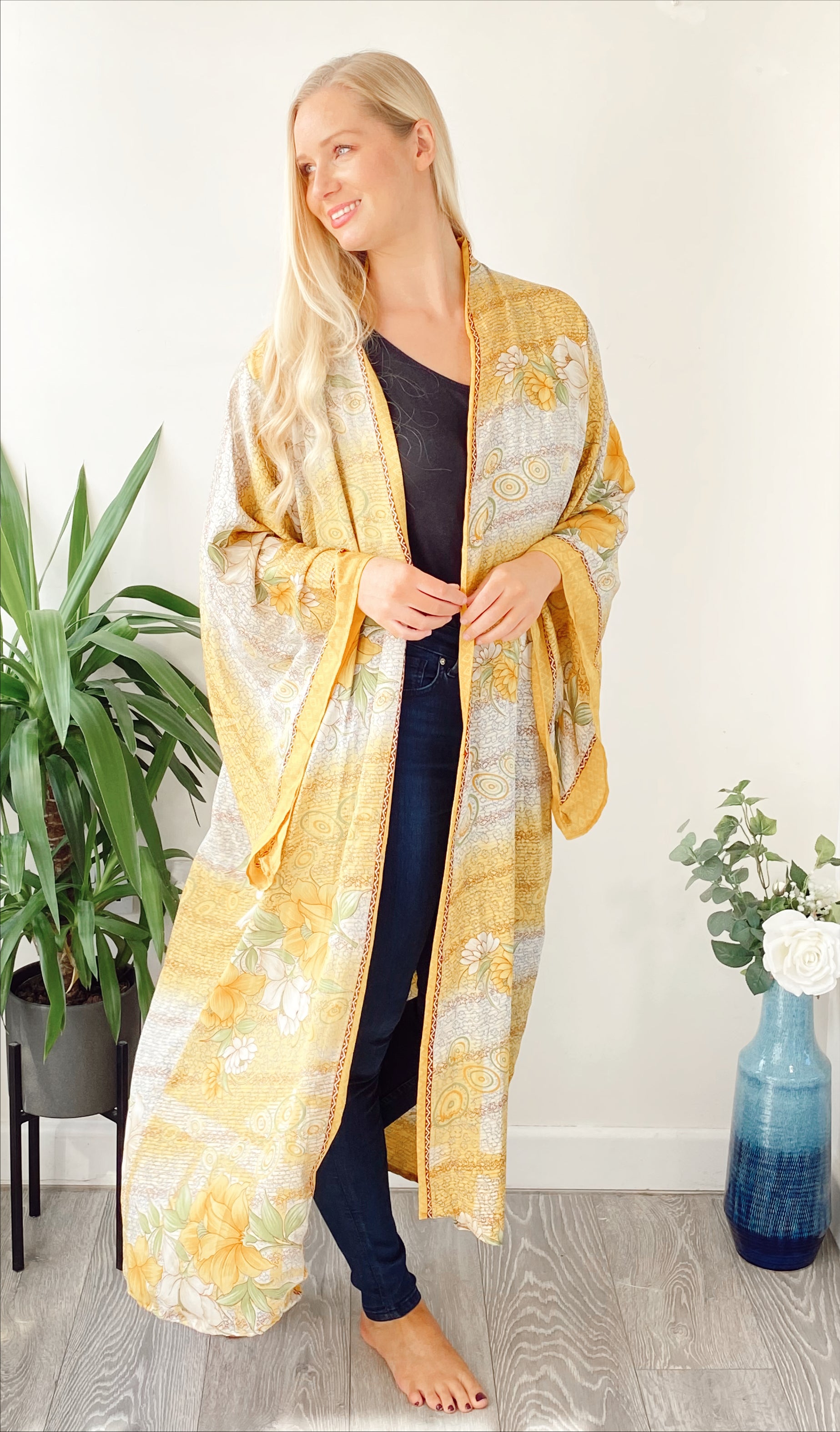 Havbrasme rabat mærke navn Laurel yellow floral-print recycled-silk free-size kimono//robe UK  8-16DRESSESLEONORA GYPSY