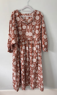 Floral-print cotton smock dress brick brown