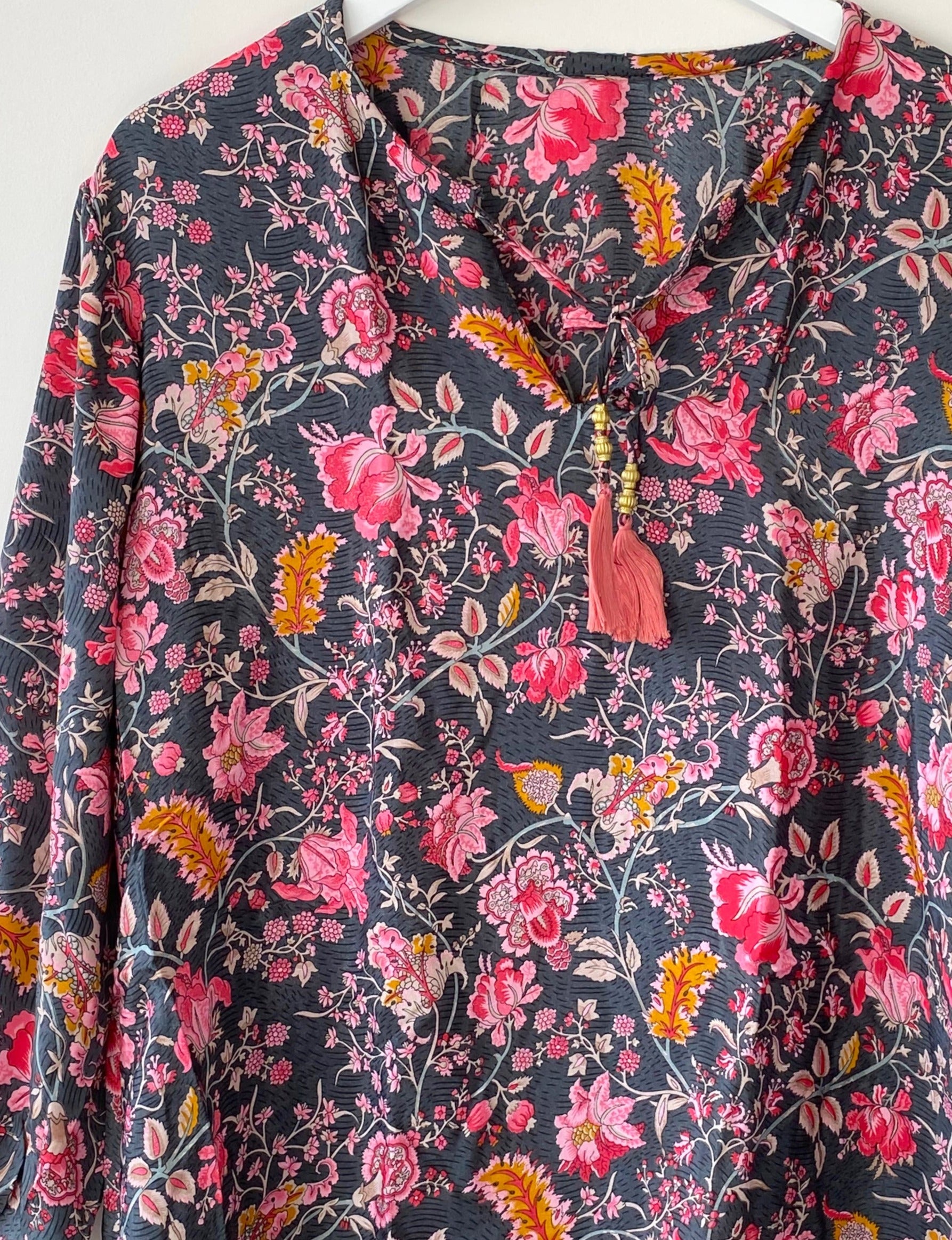 Florence black/pink floral-print blouse free size UK 8-14blouse
