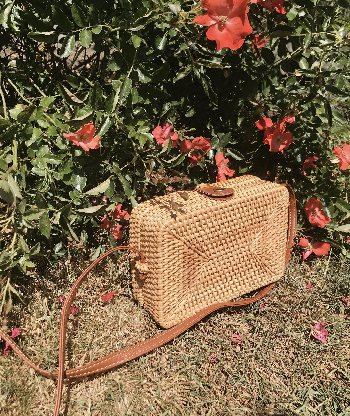 Box-style square rattan boho cross-body woven bagBAG