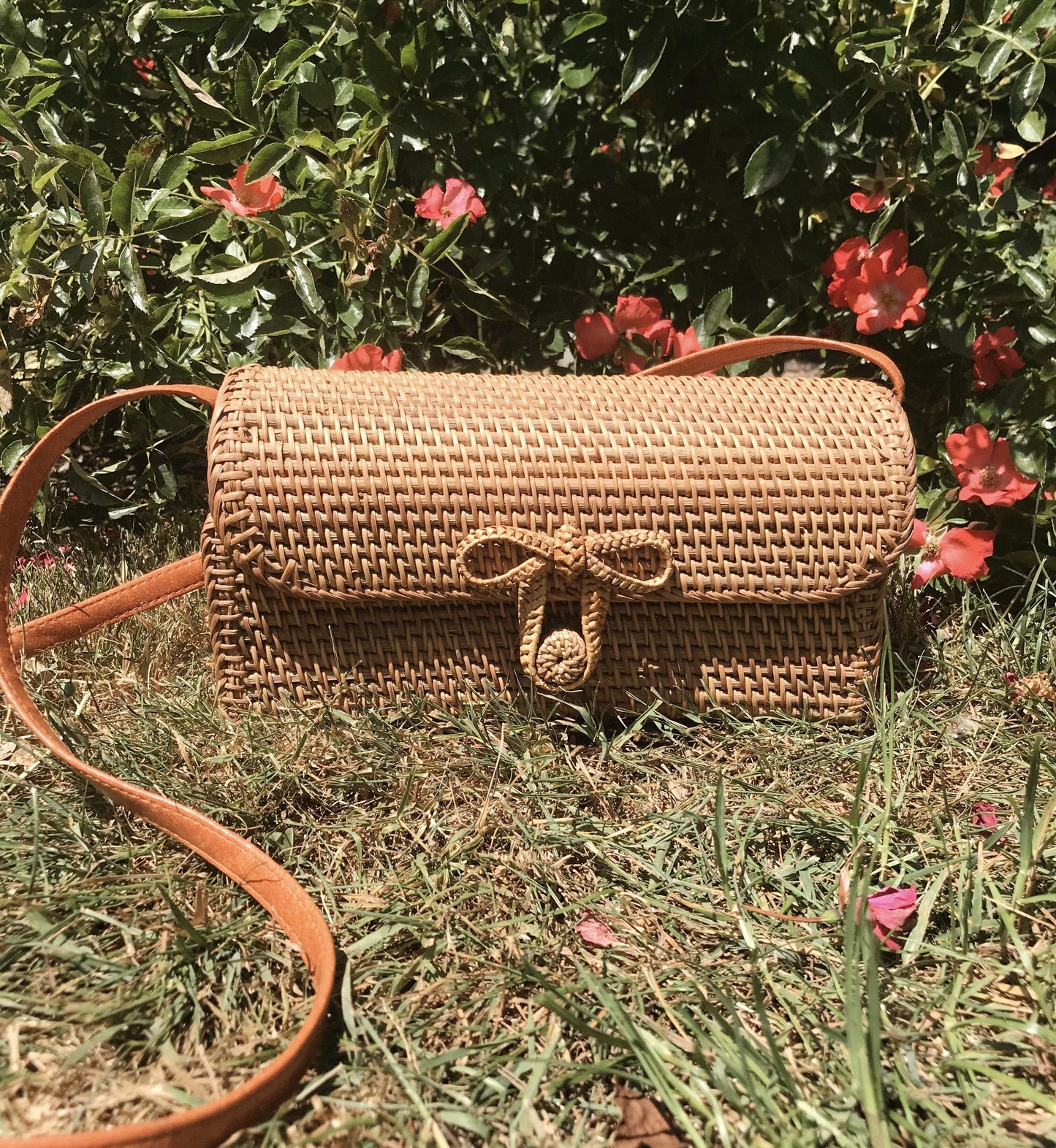 Box-style rattan boho cross-body woven bagBAG