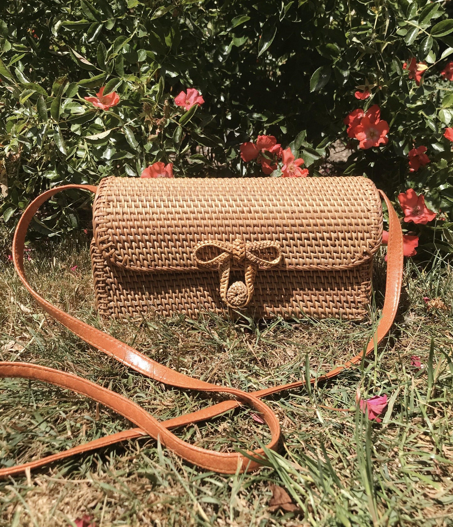 Box-style rattan boho cross-body woven bagBAG